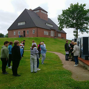 Klasse 9 besucht den Historischen Lernort Neulandhalle
